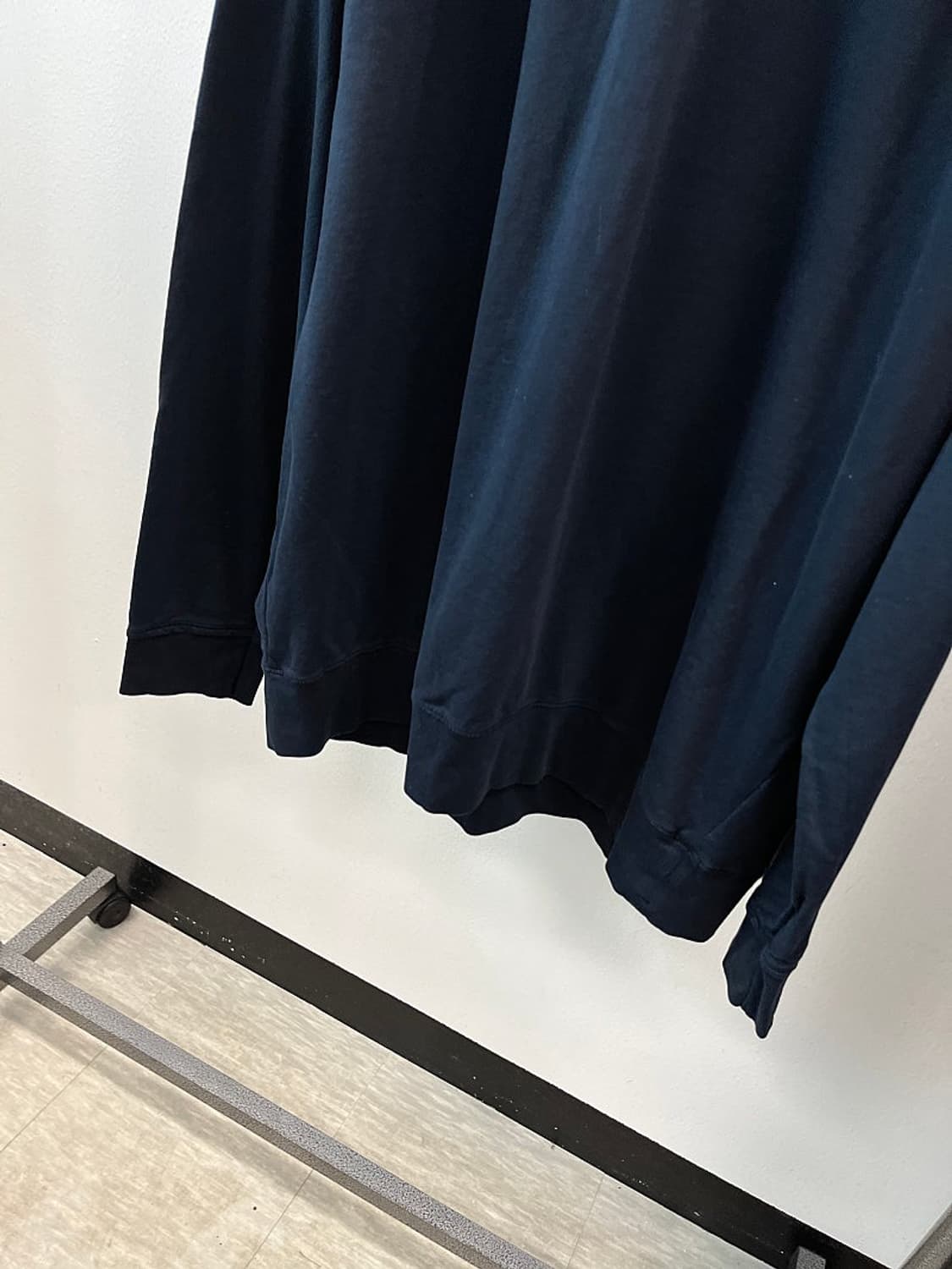 115) CP컴퍼니 소매자수 맨투맨  상품이미지4