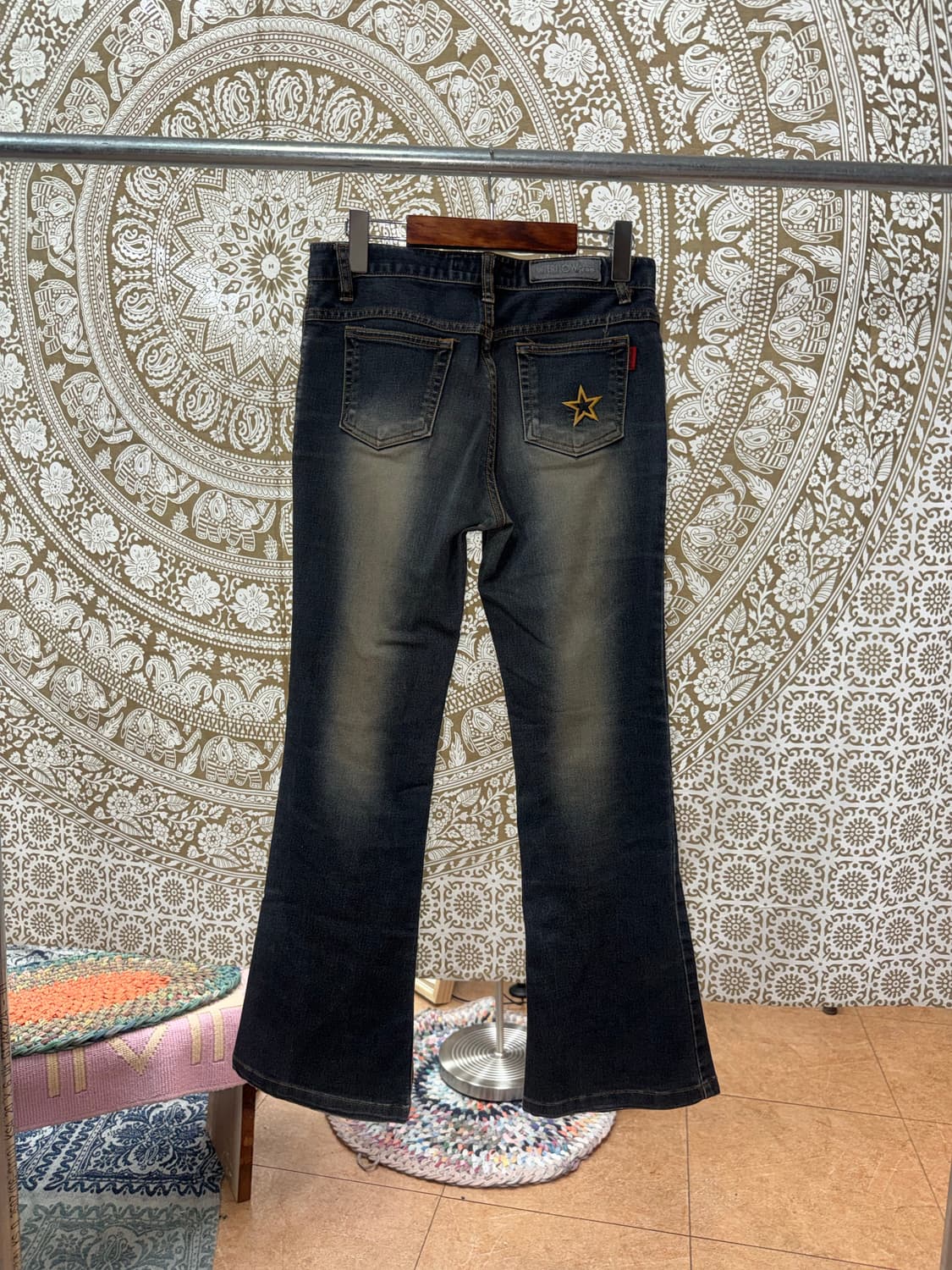 INTERFLOW 스판 스타 자수 워싱 부츠컷 데님팬츠 상품이미지5