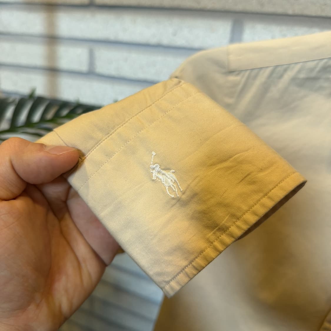 랄프로렌 베이직 코튼 셔츠 백 다트 소매자수 디테일 슬림핏 옐로우 상품이미지7