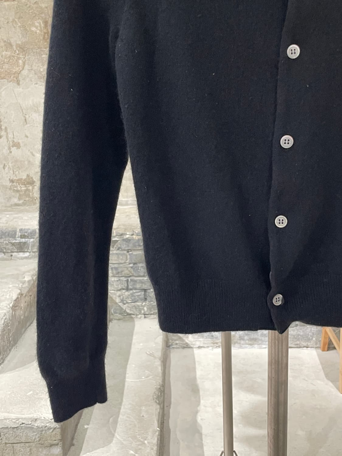 꼼데가르송 플레이 블랙 화이트 하트 와펜 울 가디건 상품이미지4