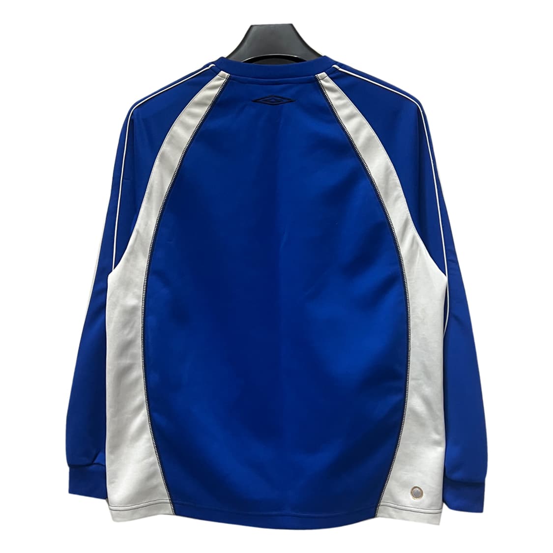 엄브로 로고 긴팔 트레이닝 맨투맨 100 상품이미지2