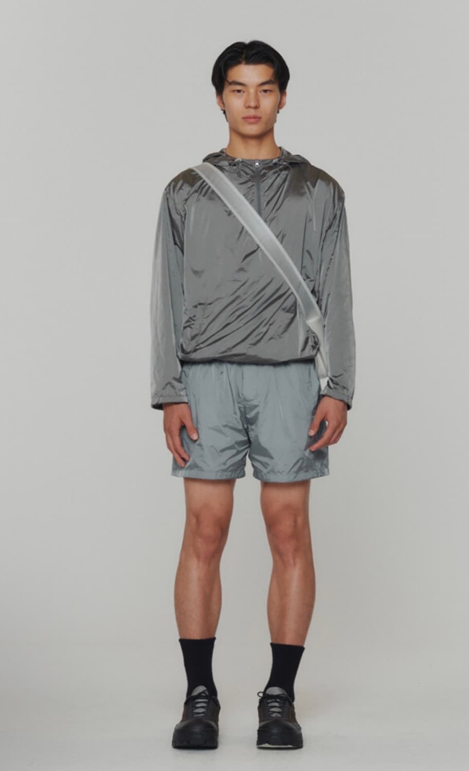 AMOMENTO / Glossy Nylon Half Zip-up 상품이미지3