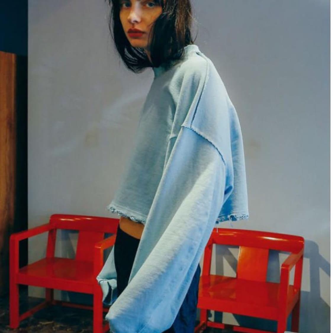 퍼버즈 PERVERZE Cropped Sweatshirt 상품이미지3