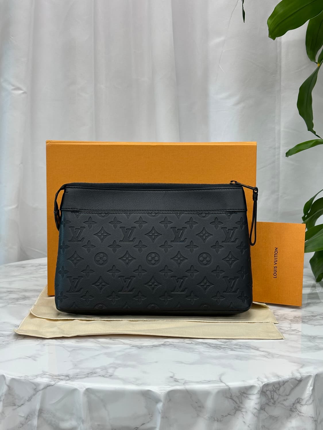 [새상품급/풀구성] 루이비통 포쉐트 보야주 수플 쉐도우 블랙 상품이미지1