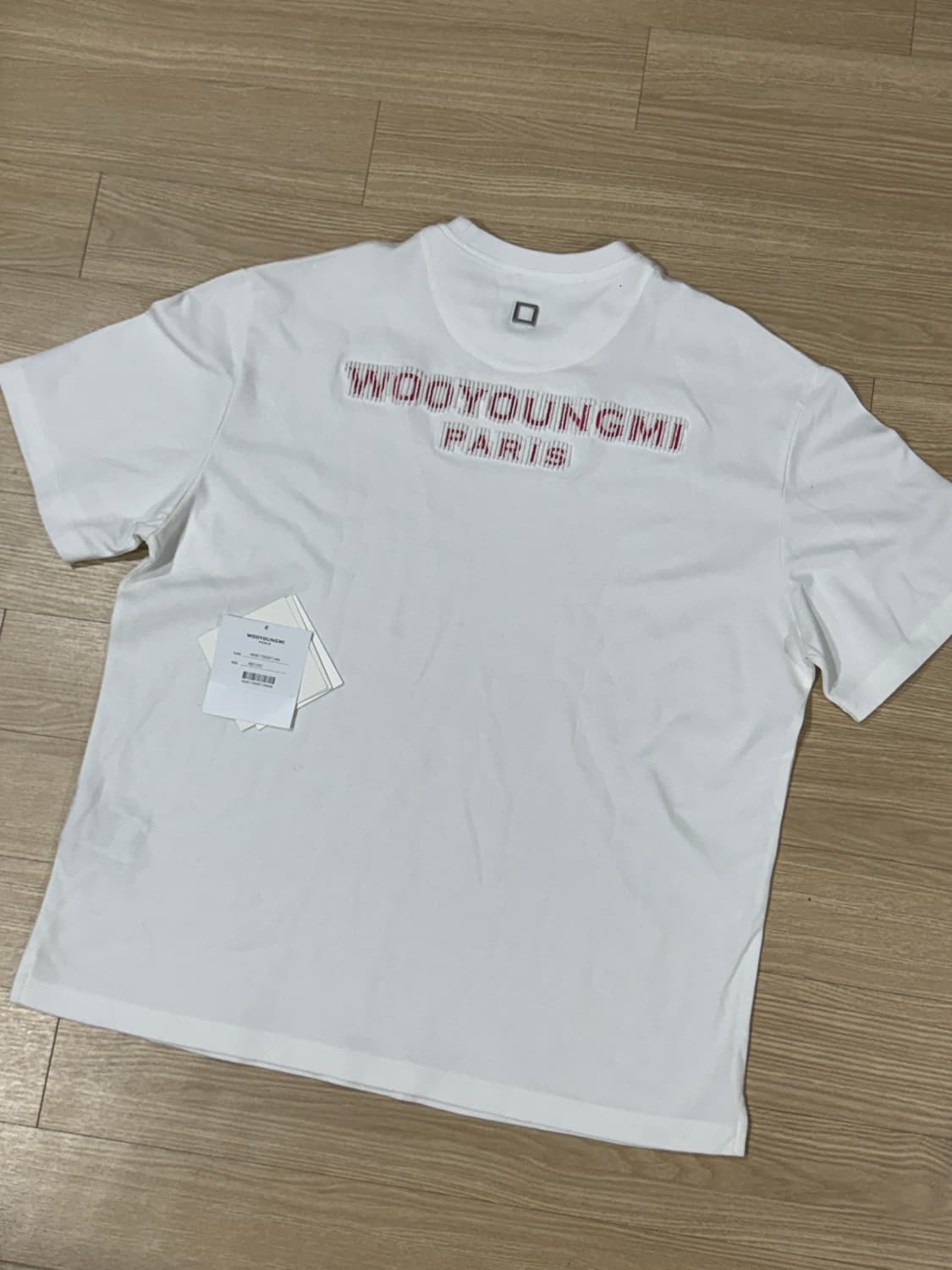 [48] 우영미 26SS 터프트 자수 백로고 티셔츠 화이트 상품이미지1
