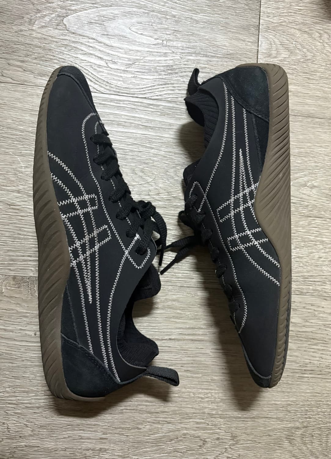 오니츠카타이거 스크로우 270 상품이미지1