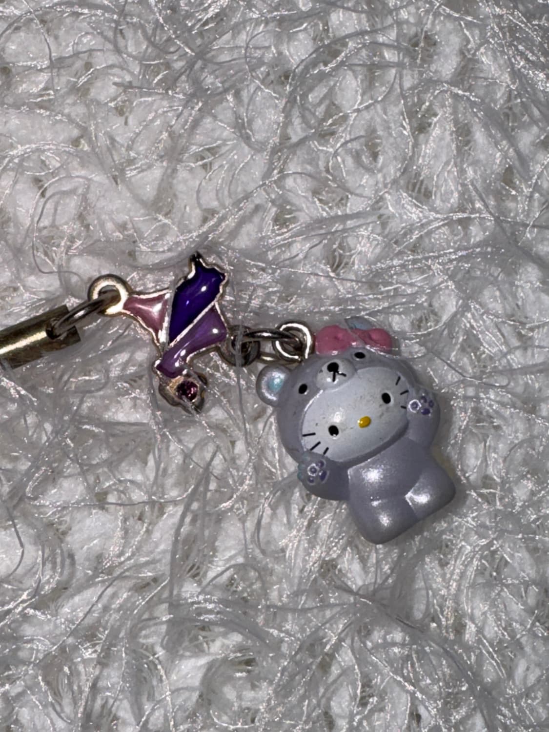 🐯💟고전 키티 훗카이도 지역한정 라벤더 키티스트랩 어흥곰 상품이미지1