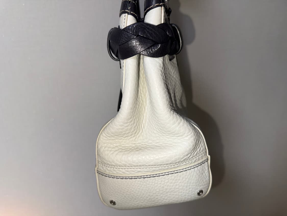 코치 아이보리 버클 가죽 숄더백 상품이미지7