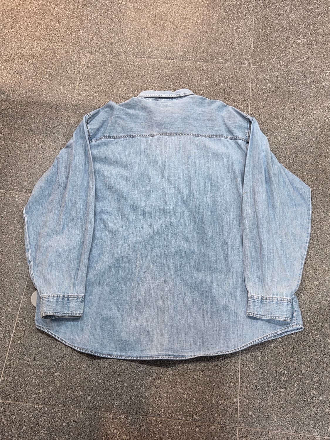 Levis 리바이스 연청 레터링 긴팔셔츠 상품이미지5