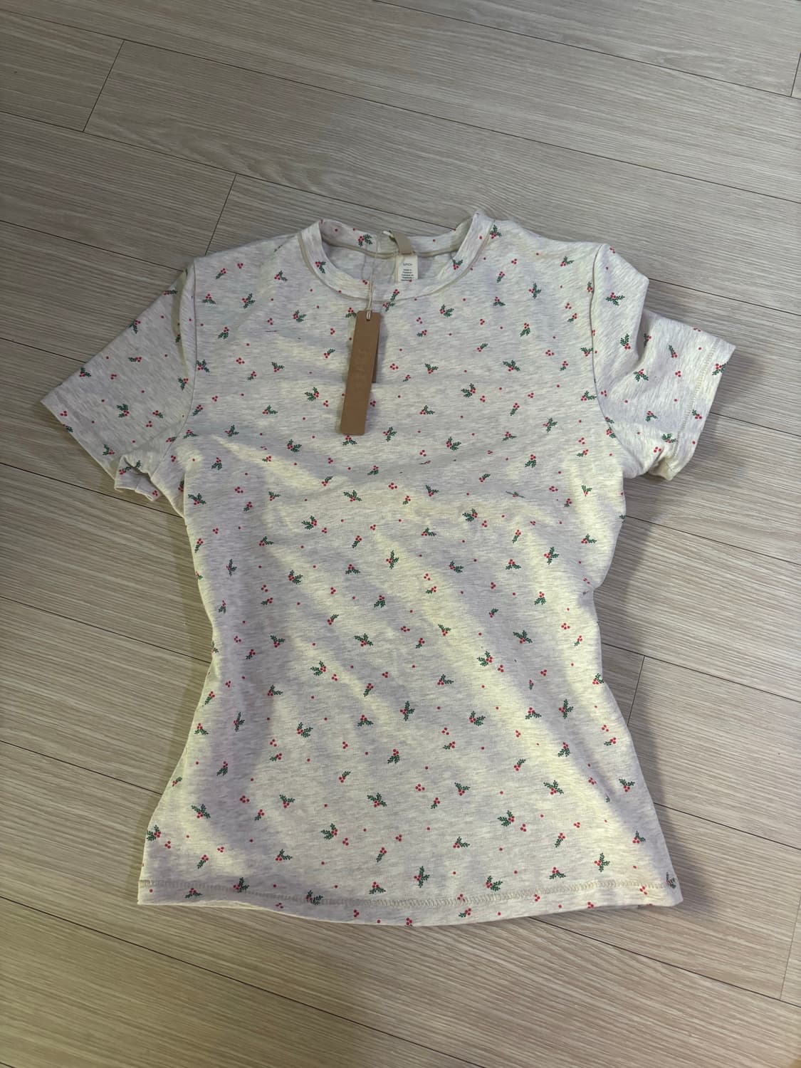 스킴스 홀리데이 에디션 티셔츠 상품이미지3