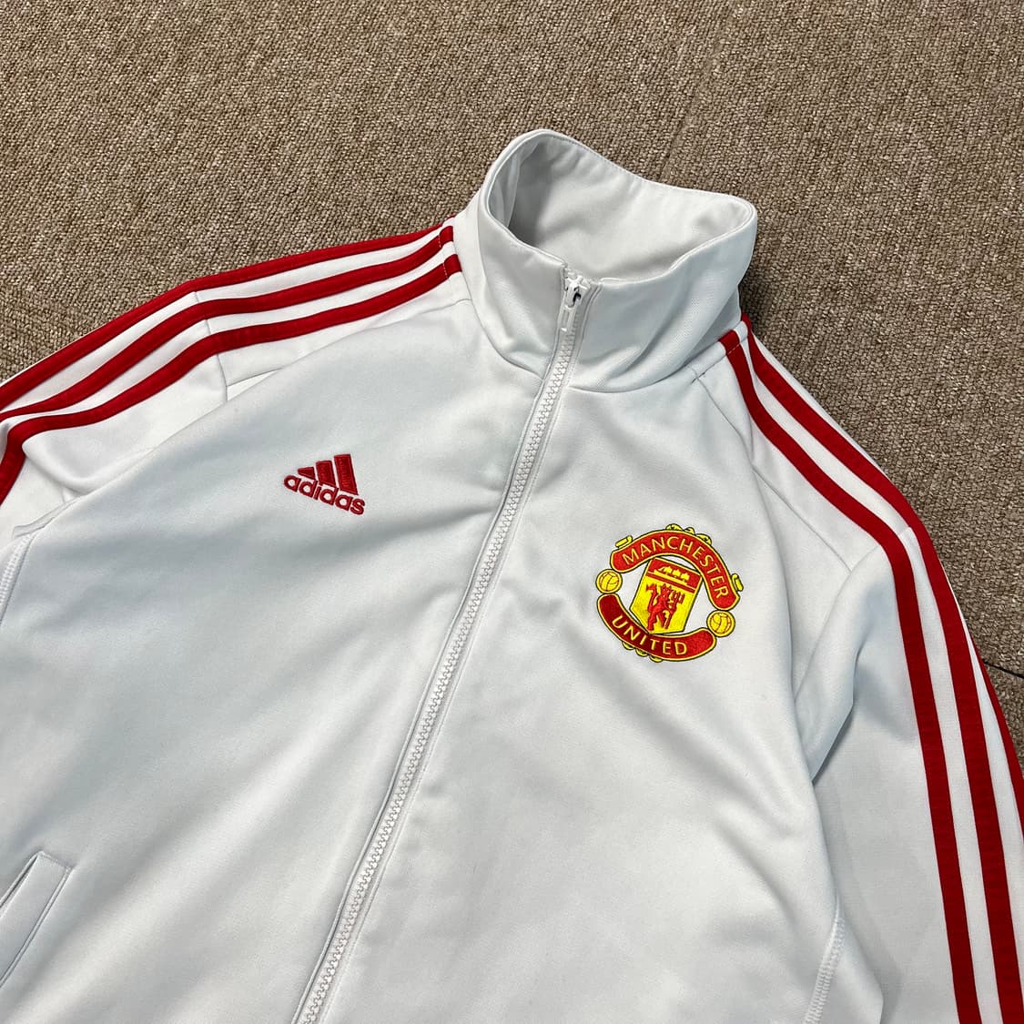  아디다스 맨유 트랙탑 상품이미지3