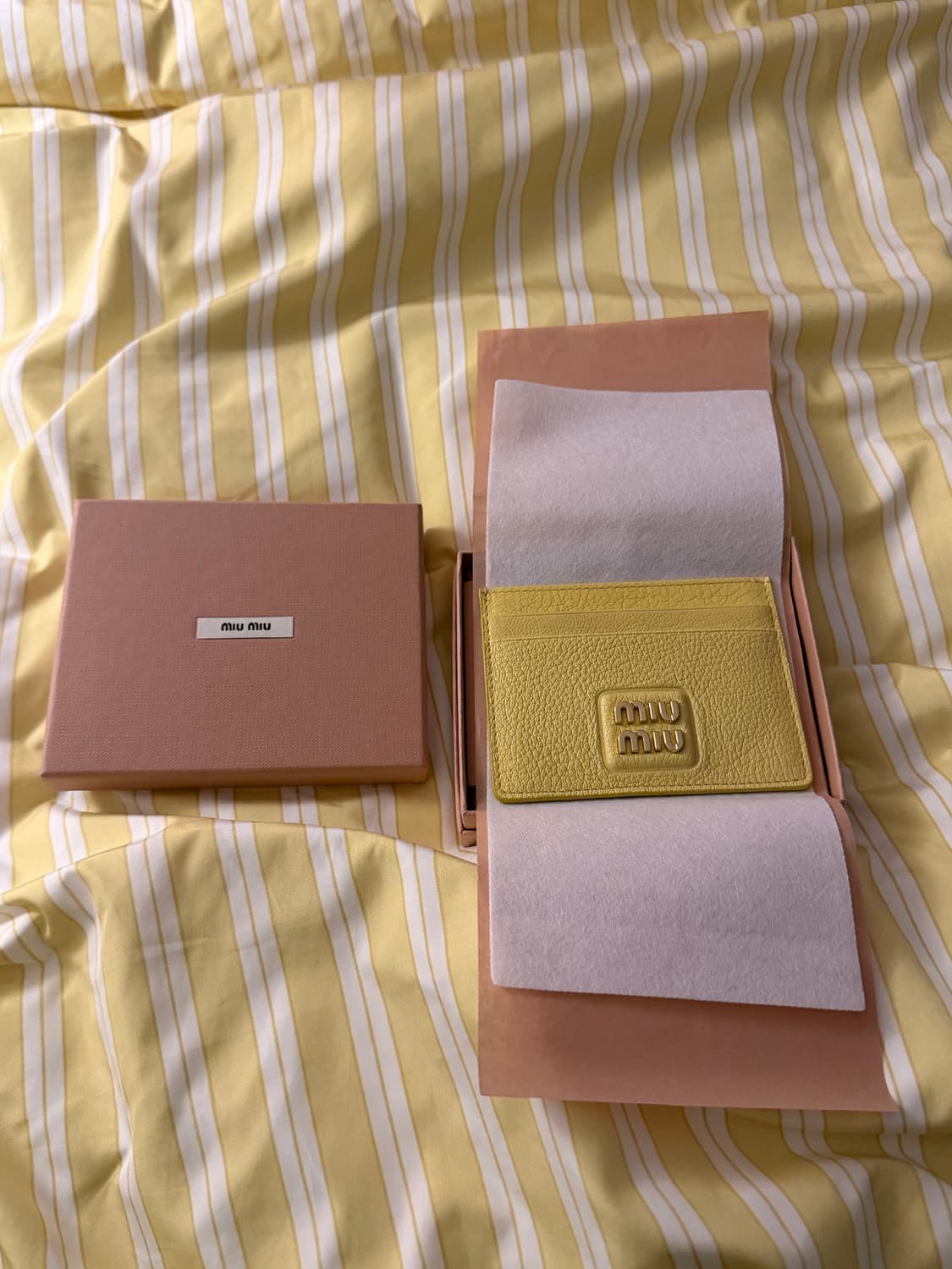 MIUMIU 미우 미우 레더 카드 반지갑 레몬 옐로우 상품이미지1