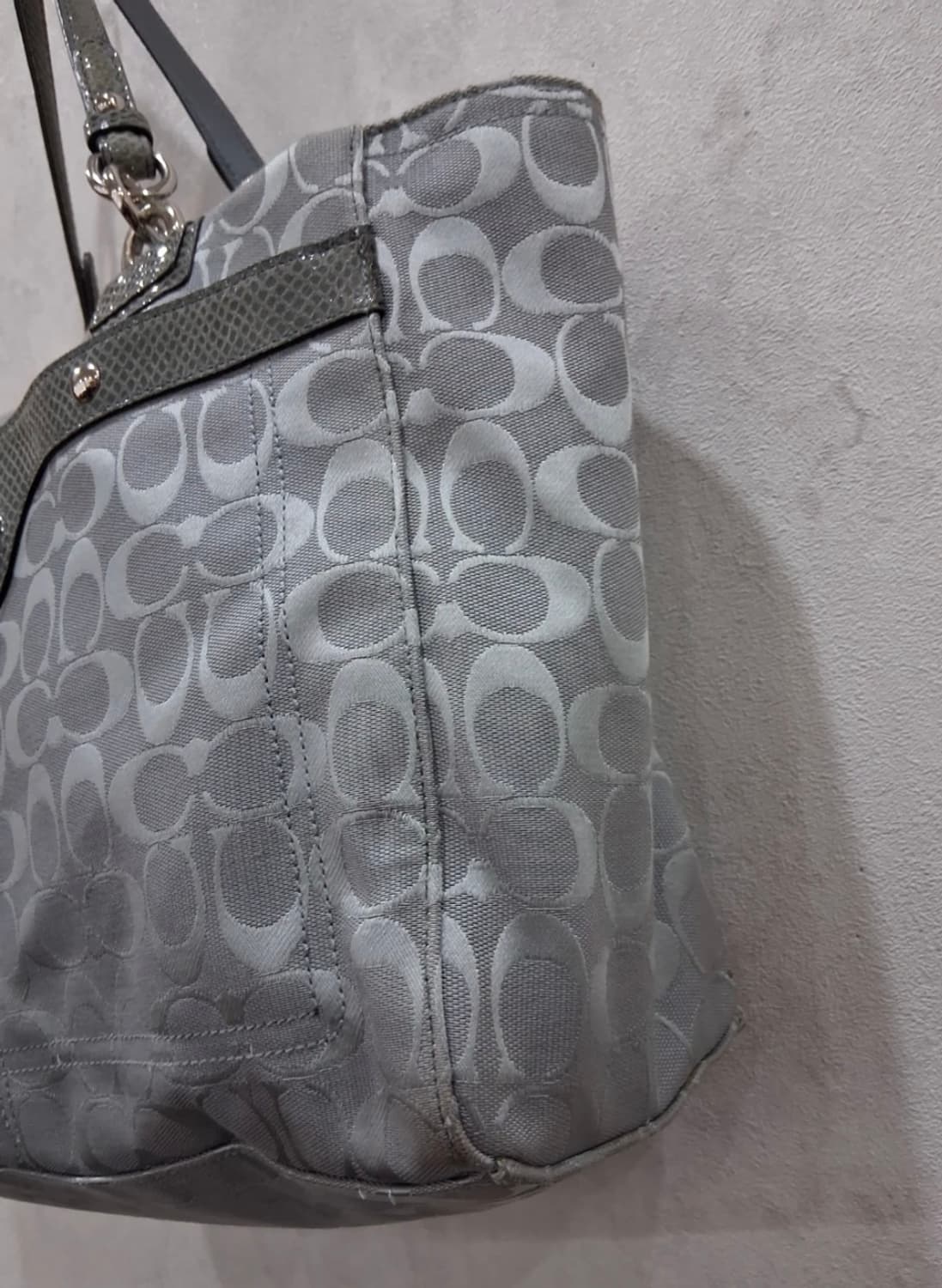 코치 시그니처 턴락 토트백 그레이 / 코치 숄더백 / 코치가방 / 코치백 상품이미지5