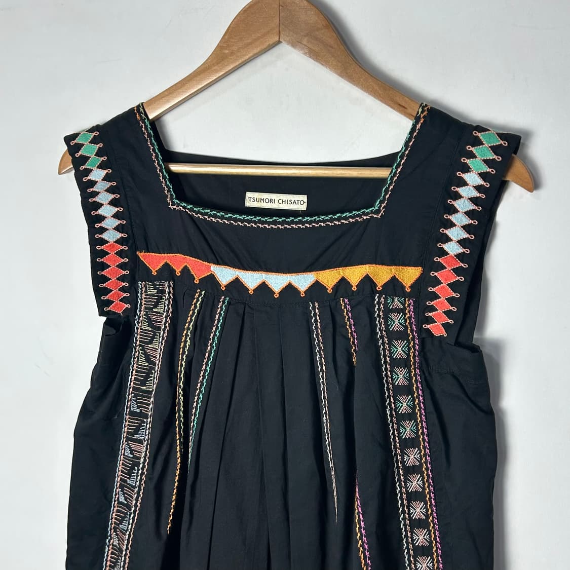 [TSUMORI CHISATO] 히피 모리 자수 슬리브리스 원피스 상품이미지3