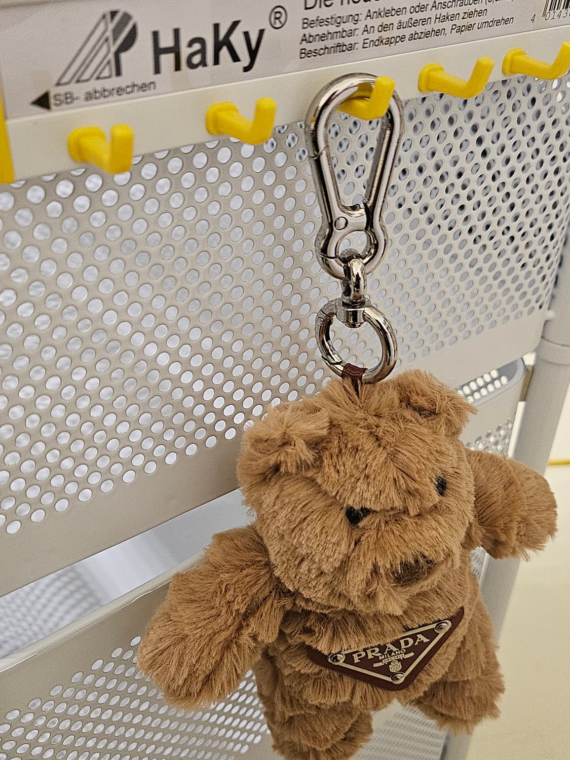 프라다 업사이클링 키링 커스텀 곰돌이 인형 상품이미지3