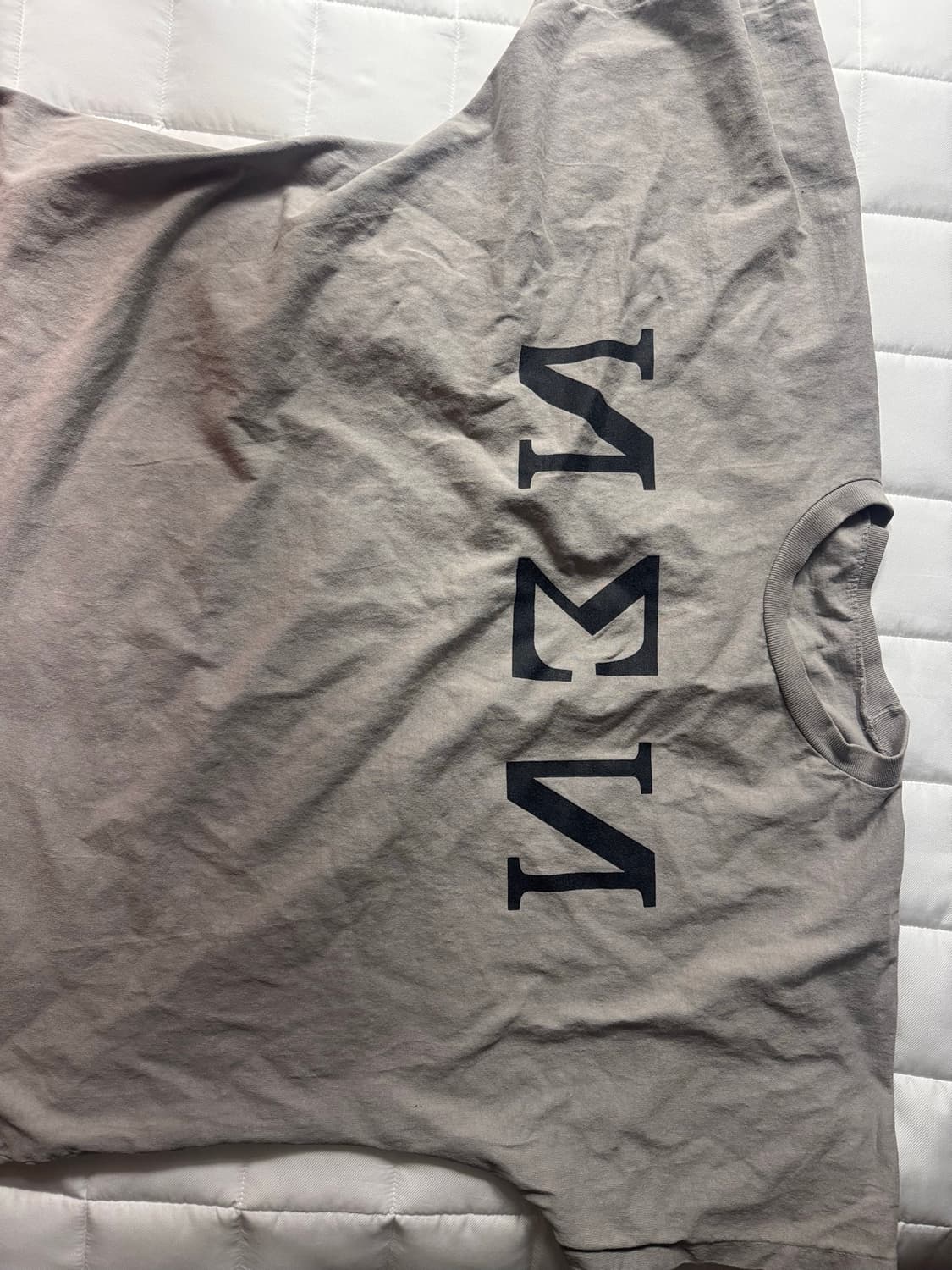 이지 x 고샤 루브친스키 YZY TS-01 티셔츠 모카 상품이미지1