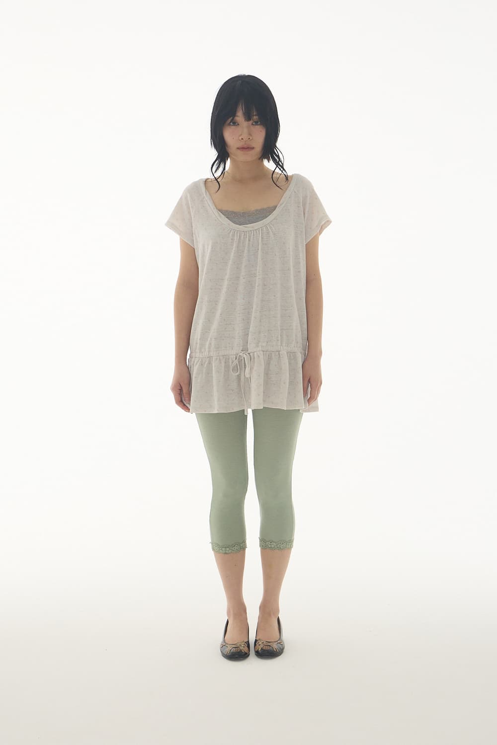 익스파이어드 걸 STILL FLOWER TOP ASH IVORY 상품이미지2