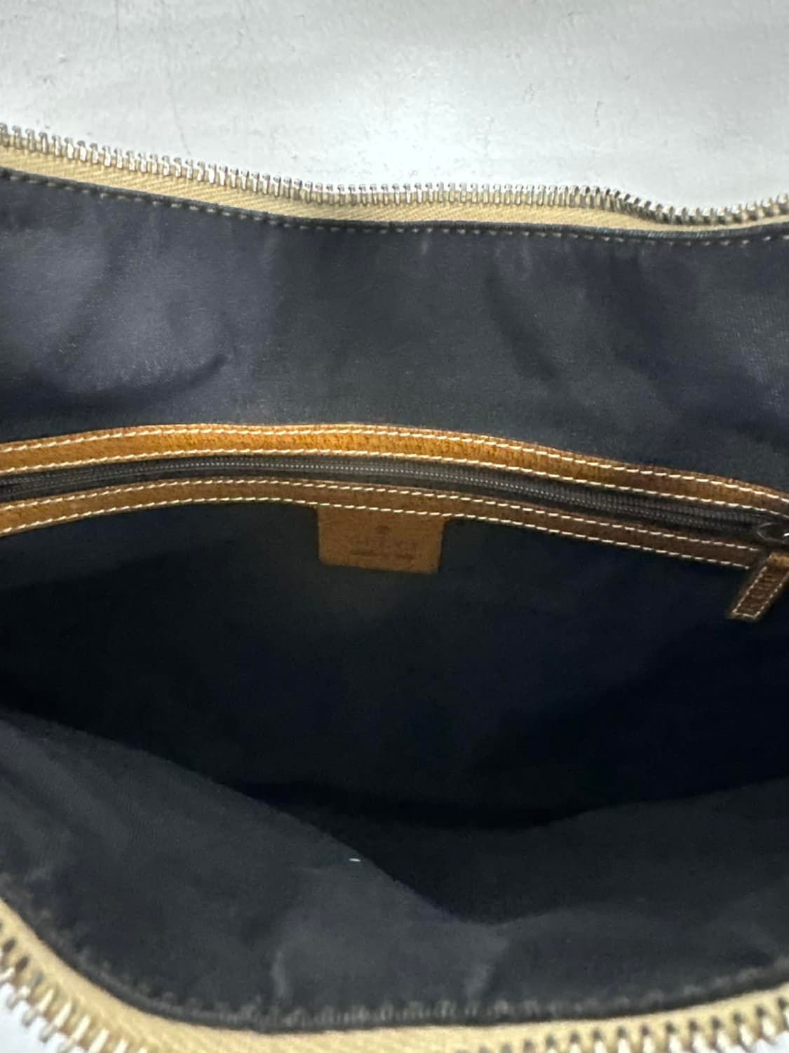 구찌 GG 캔버스 반달 호보 숄더백 토트백 상품이미지6