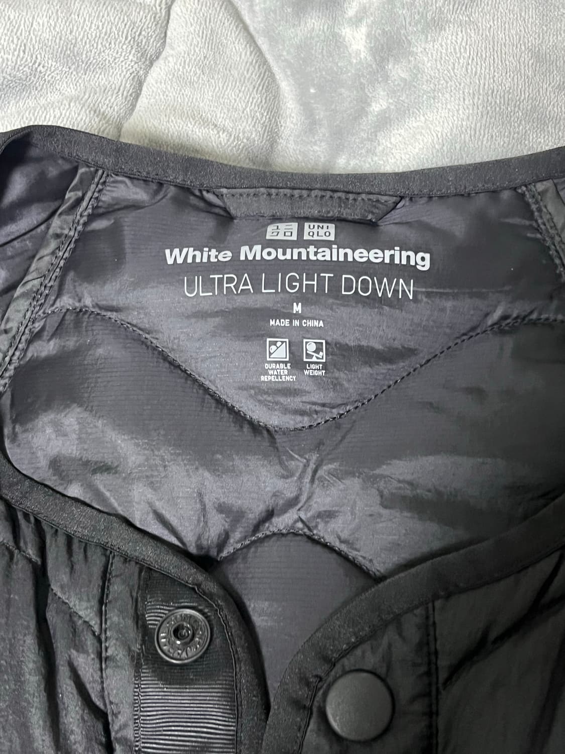 유니클로 화이트마운티니어링 경량 M 상품이미지2