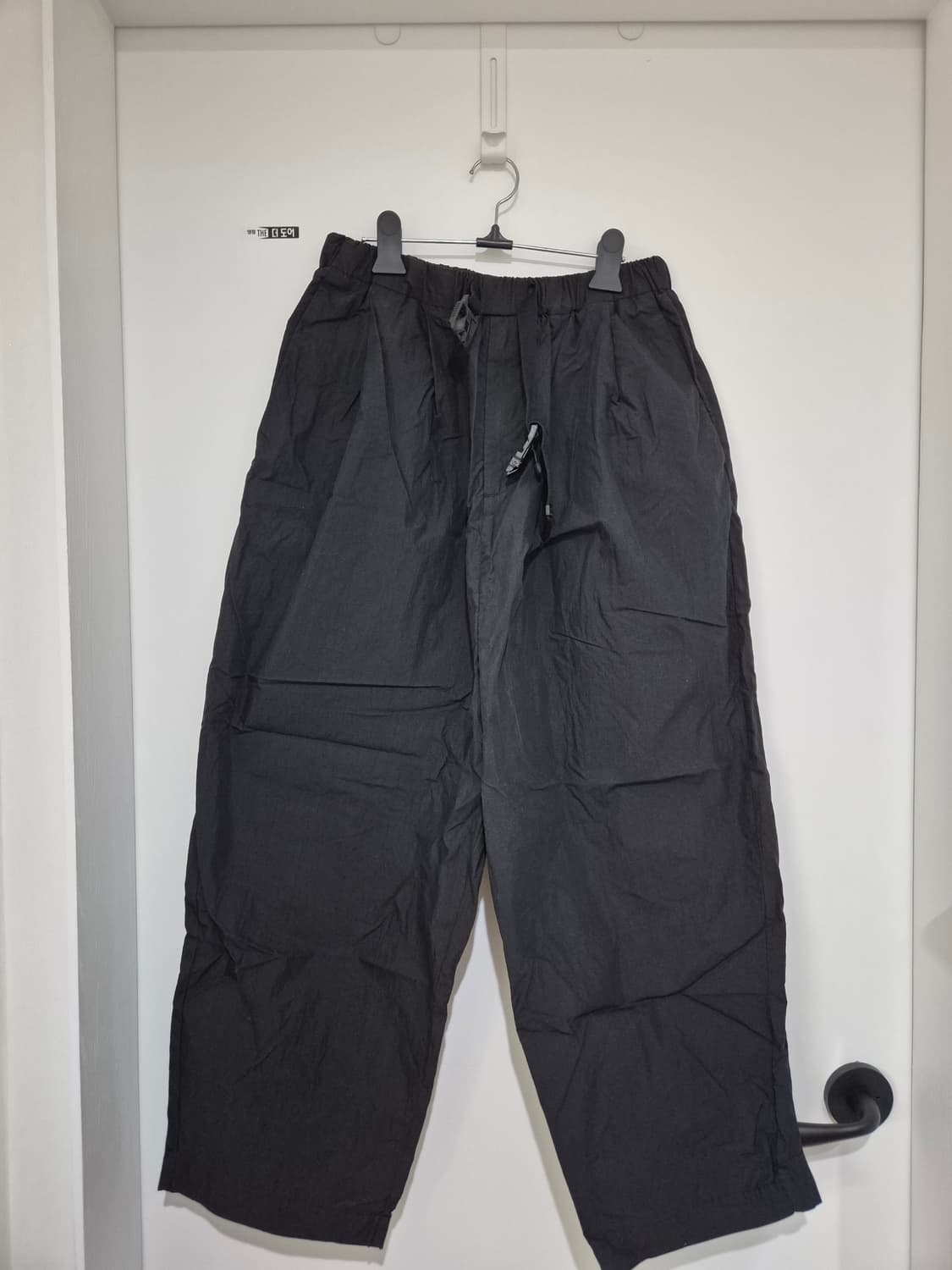 유니폼브릿지 볼륨 스트렙 이지 팬츠 블랙 상품이미지2