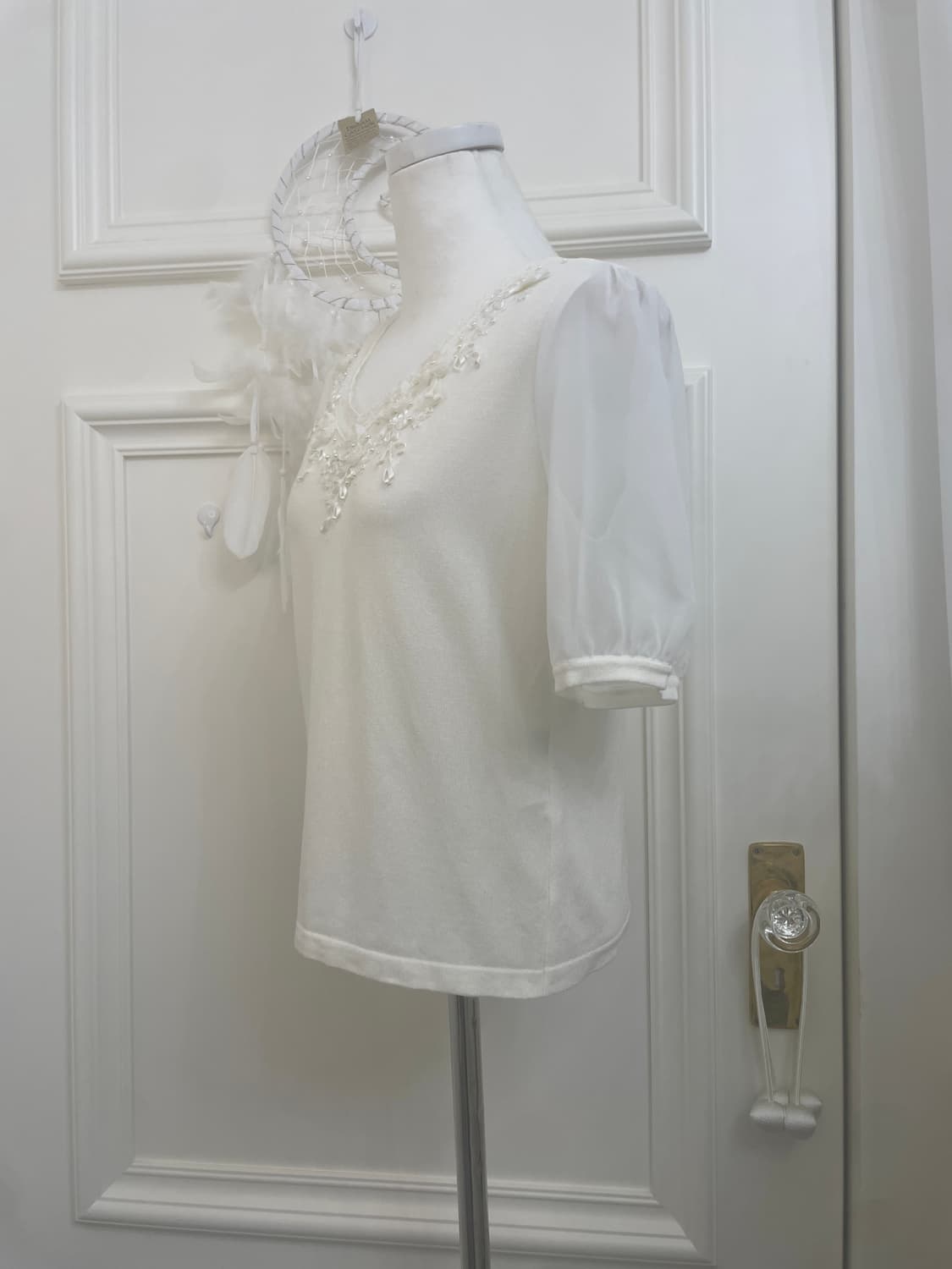 white satin flower point summer knit top 상품이미지2