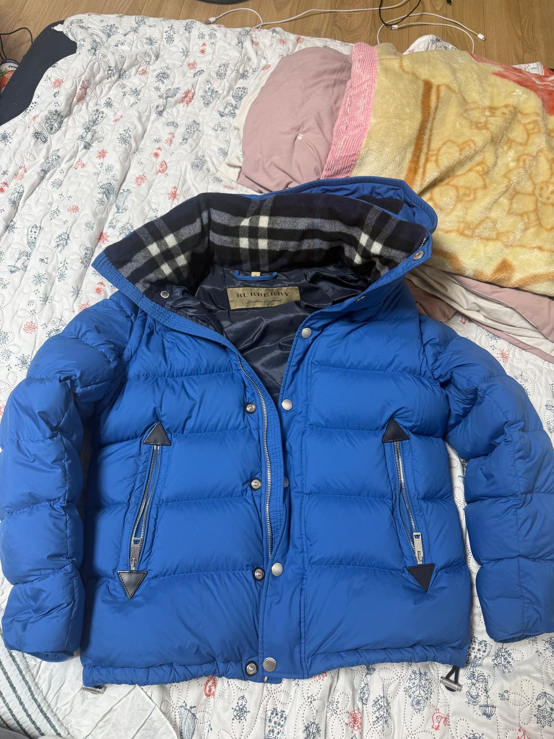 버버리 패딩 48 급처 상품이미지1