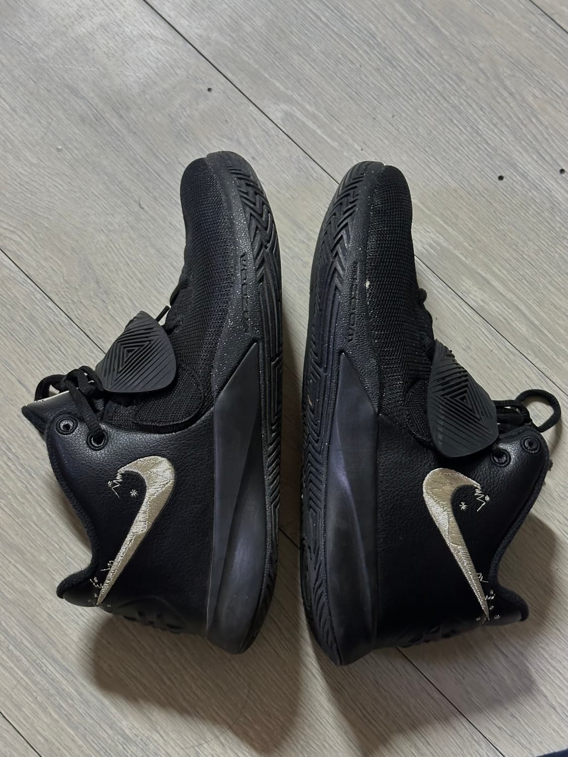 나이키 카이리 플라이트랩 3 농구화 상품이미지2