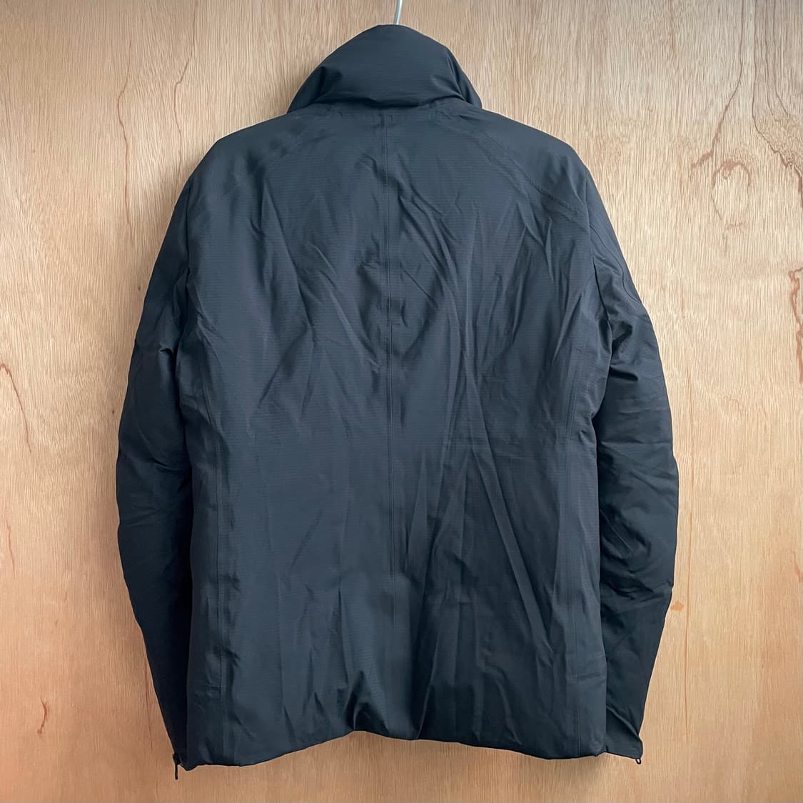 어태치먼트 다운 봄버 자켓 상품이미지4