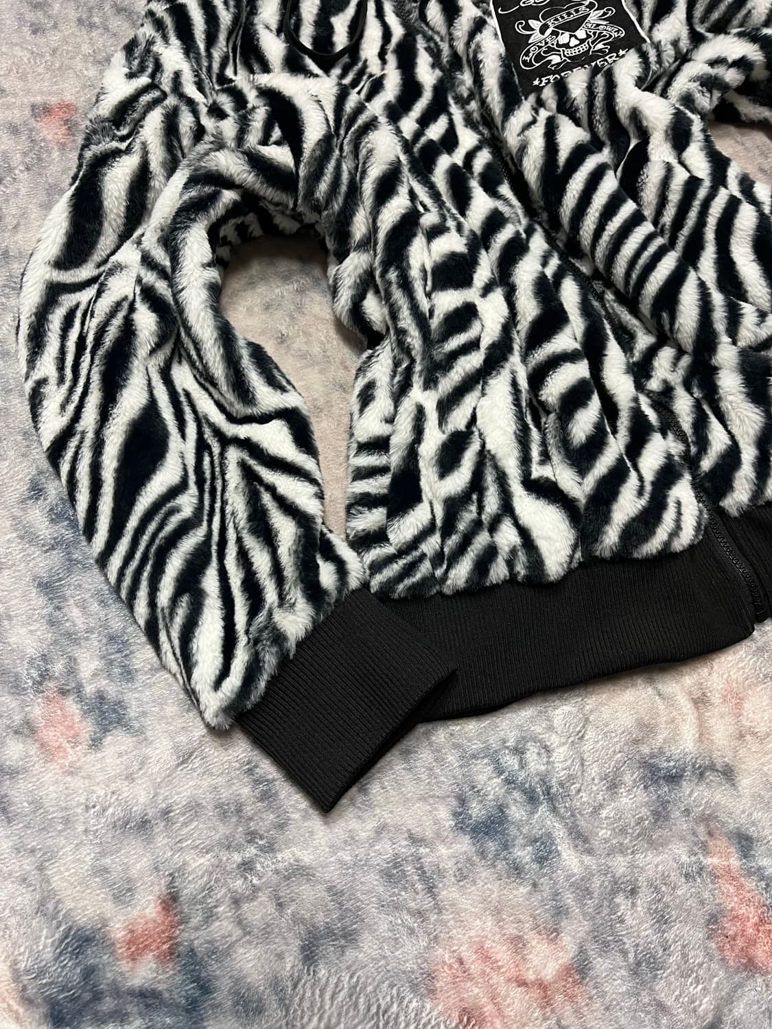 Ed hardy oversize zebra fur hood jacket  상품이미지6