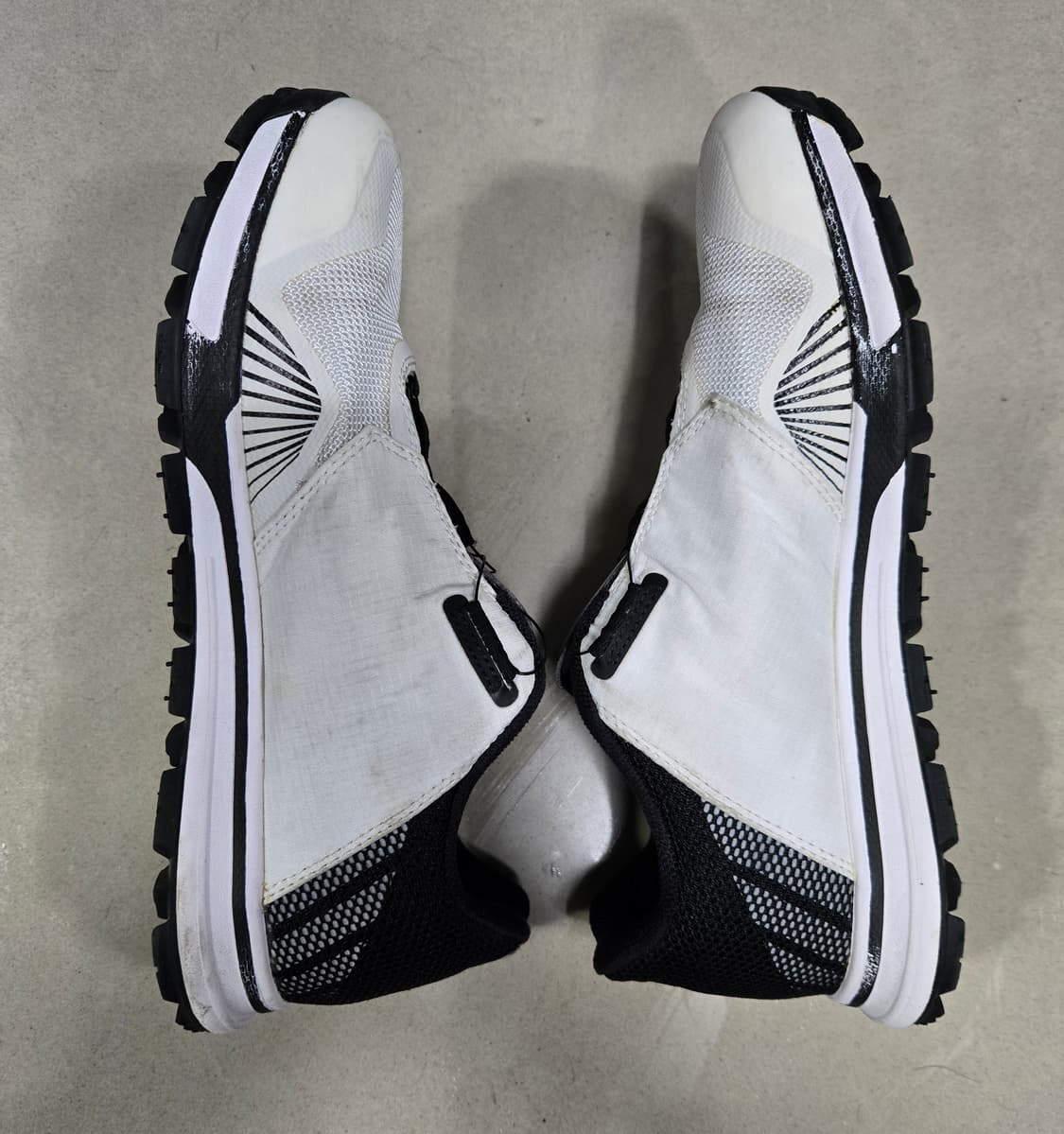 데상트 블레이즈 터프 와이어 러닝화 운동화 255mm 상품이미지5