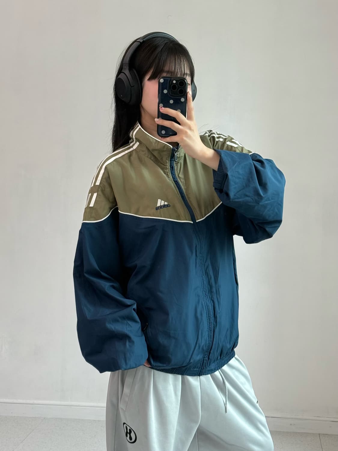 아디다스 올드스쿨 카키 바람막이 상품이미지2