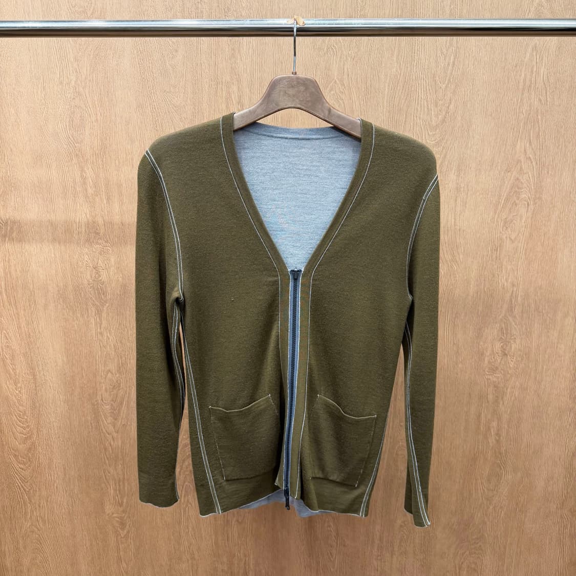 조셉 리버시블 니트 집업 가디건 배색 스티치 라인 디테일 카키 그레이 상품이미지2