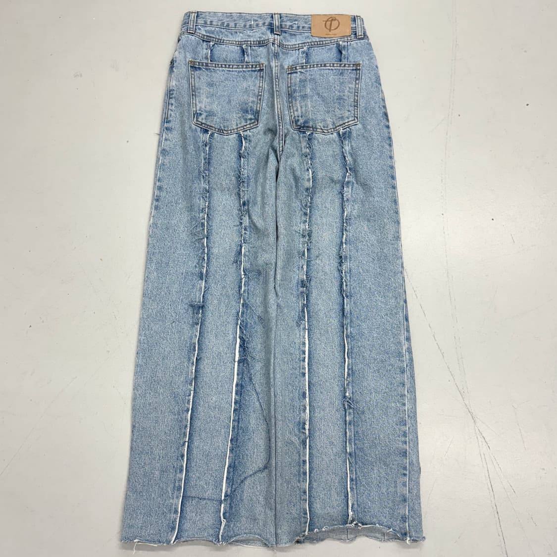 더오픈프로덕트 디스트레스드 와이드 데님팬츠 상품이미지3