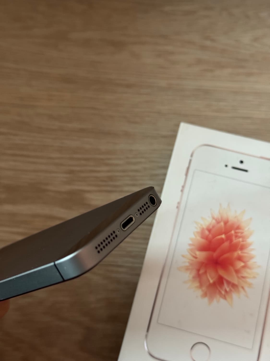 아이폰se 스페이스그레이 64기가 상품이미지5