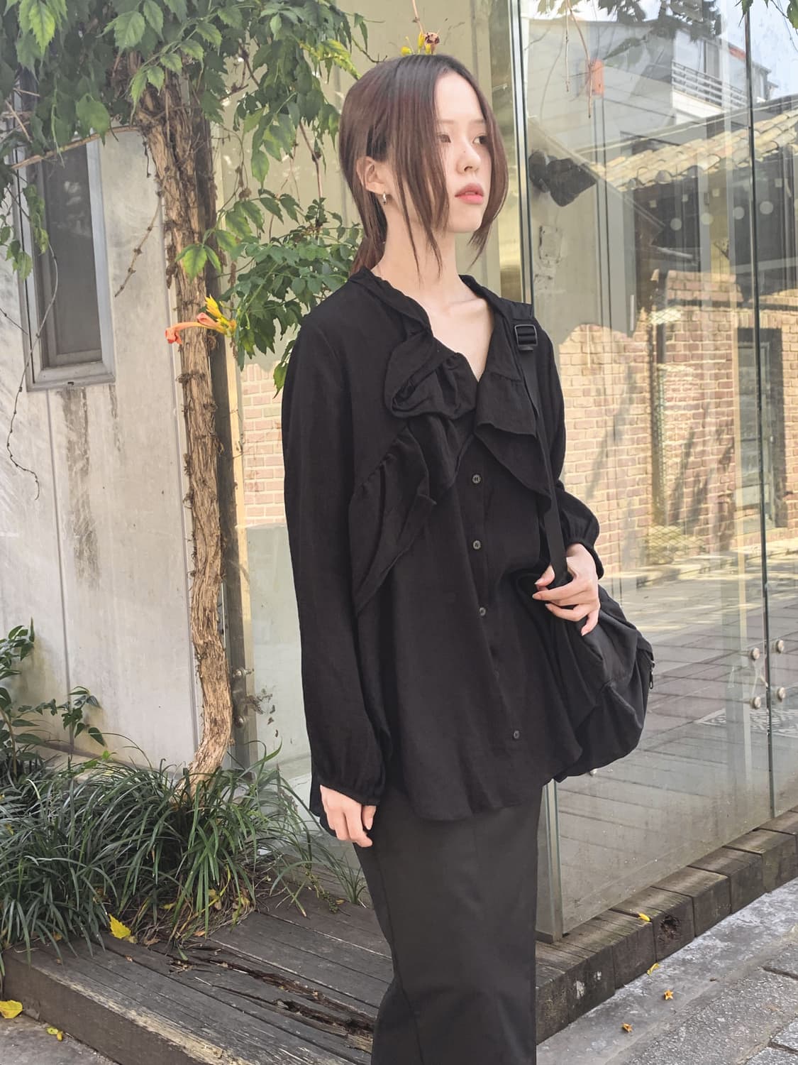 아멜라 러플 블라우스 블랙 상품이미지2