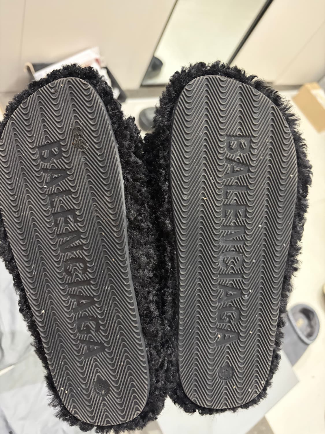 발렌시아가 시어링 슬리퍼 230-35 상품이미지5