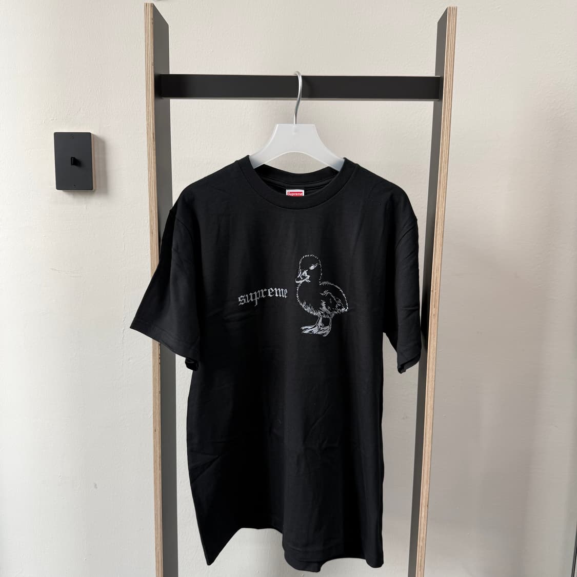 슈프림 로고 덕 반팔 티셔츠 2컬러 상품이미지4