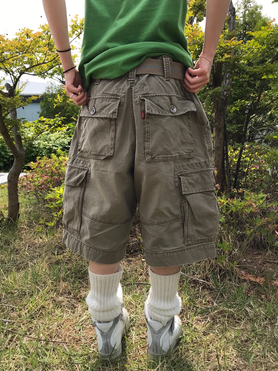 Levi’s Beige Cargo Shorts 상품이미지3