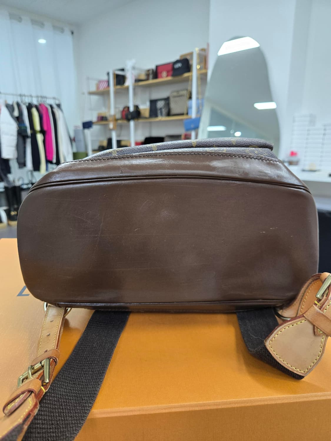 [40%할인] 루이비통 몽수리 백팩 상품이미지5