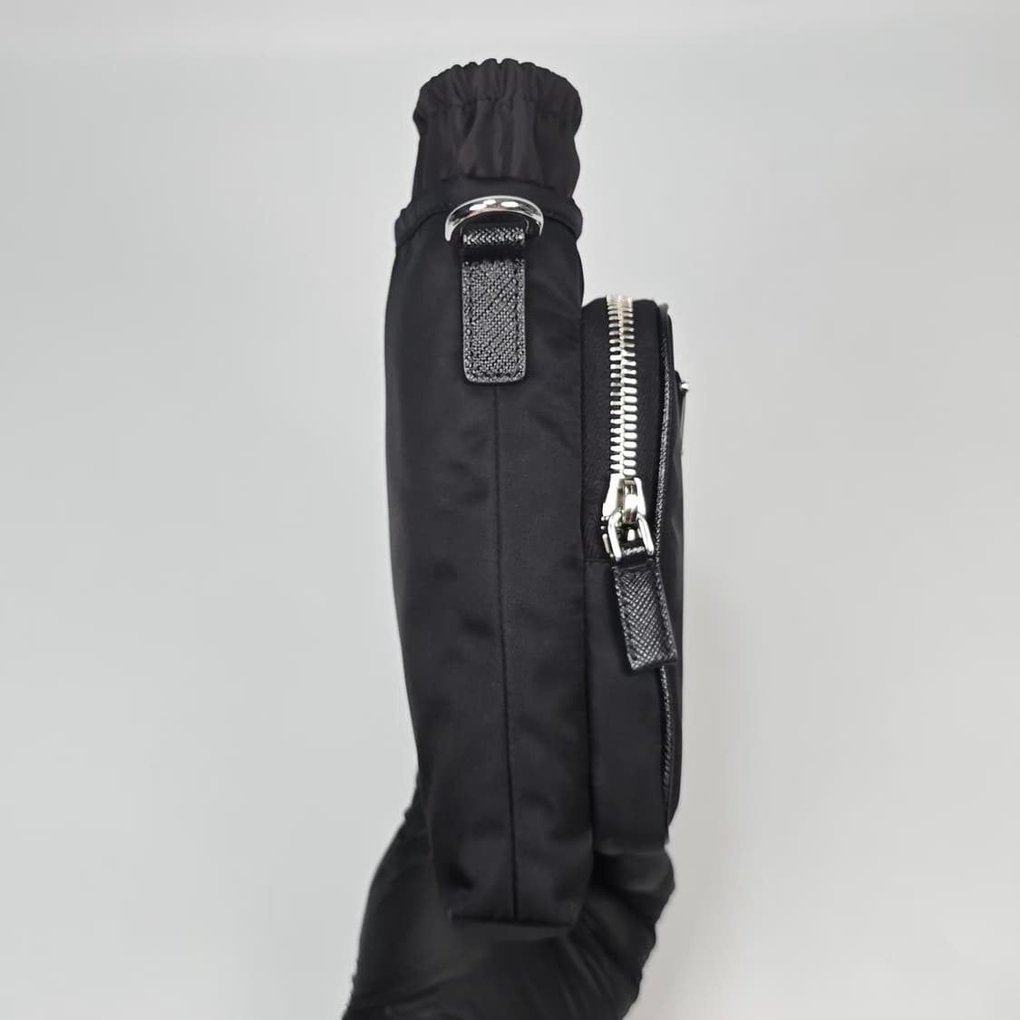 프라다 라프리마 나일론 삼각로고 크로스백 상품이미지4