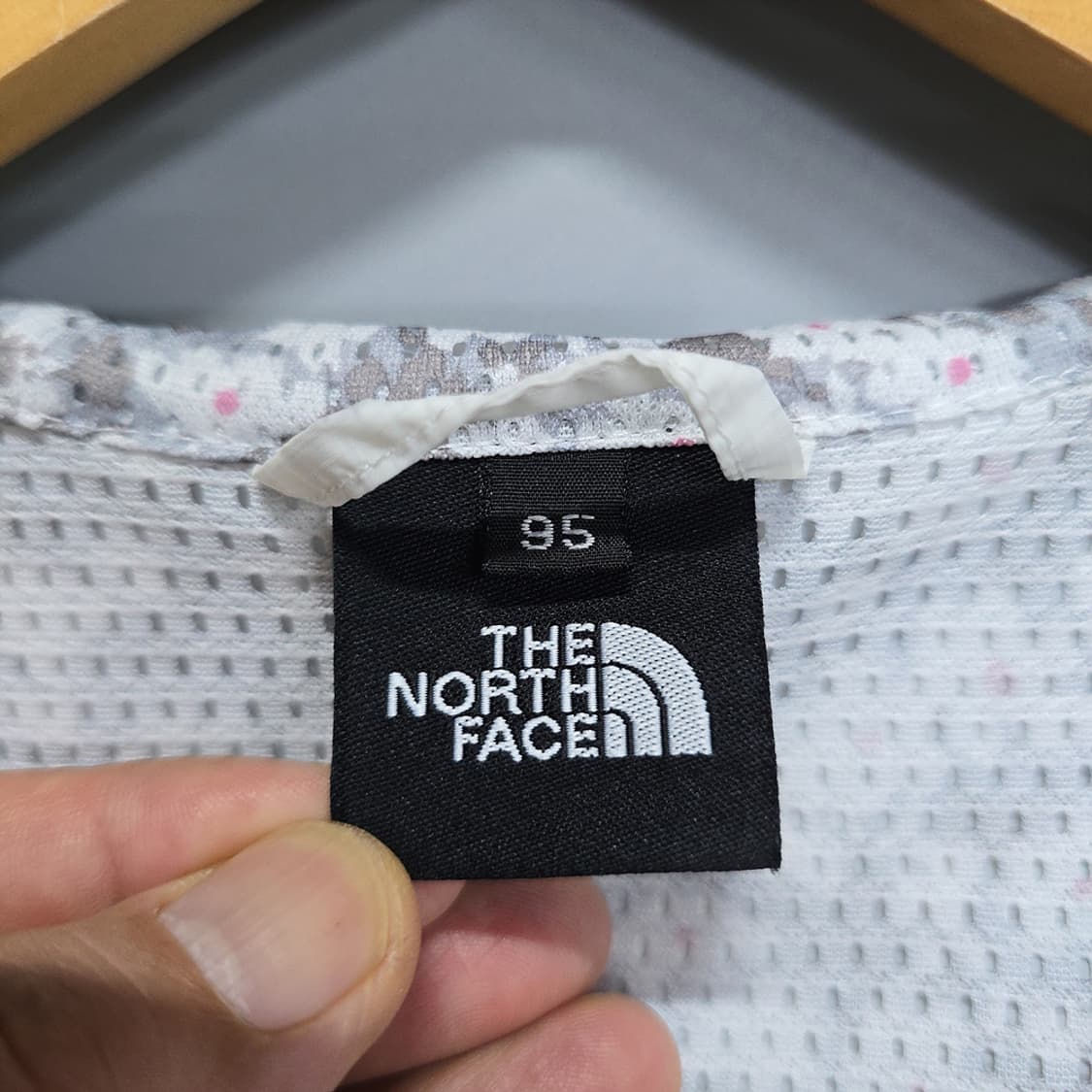 노스페이스(THE NORTH FACE) 화이트 바람막이 후드 집업 95 상품이미지5