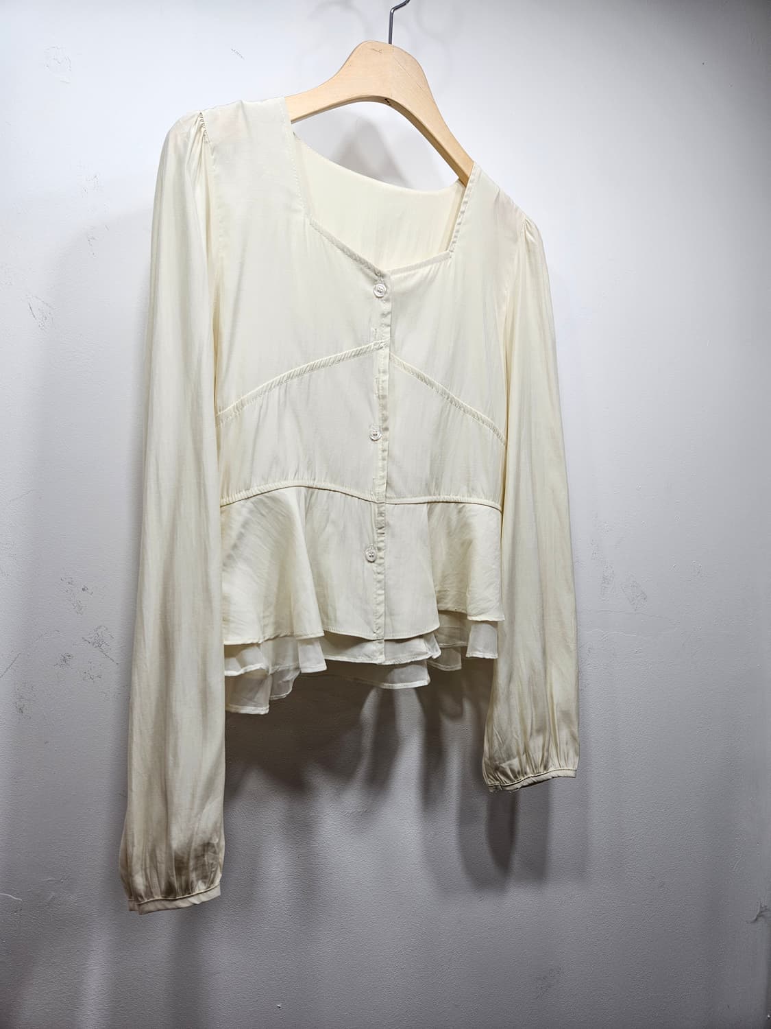 밑단 셔링 여리여리 블라우스[새상품] 상품이미지6