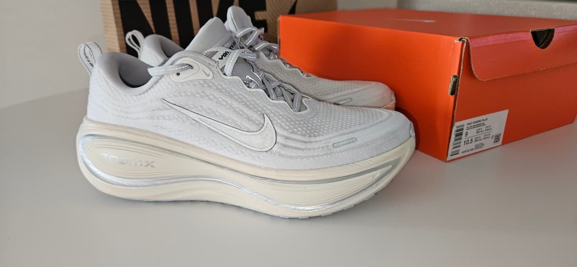 (한정판)나이키 보메로 플러스 270mm나이키 보메로 플러스 남성 로드  상품이미지8