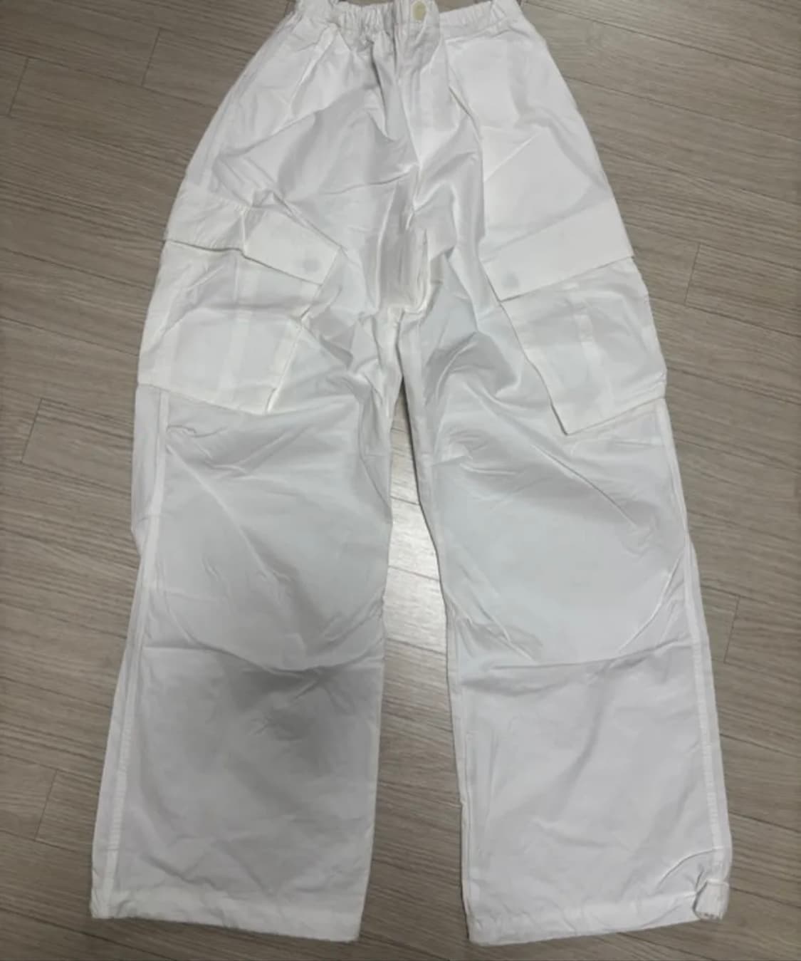 [새상품] 에즈이프 캘리 파라슈트 카고 팬츠 화이트 르세라핌 상품이미지9