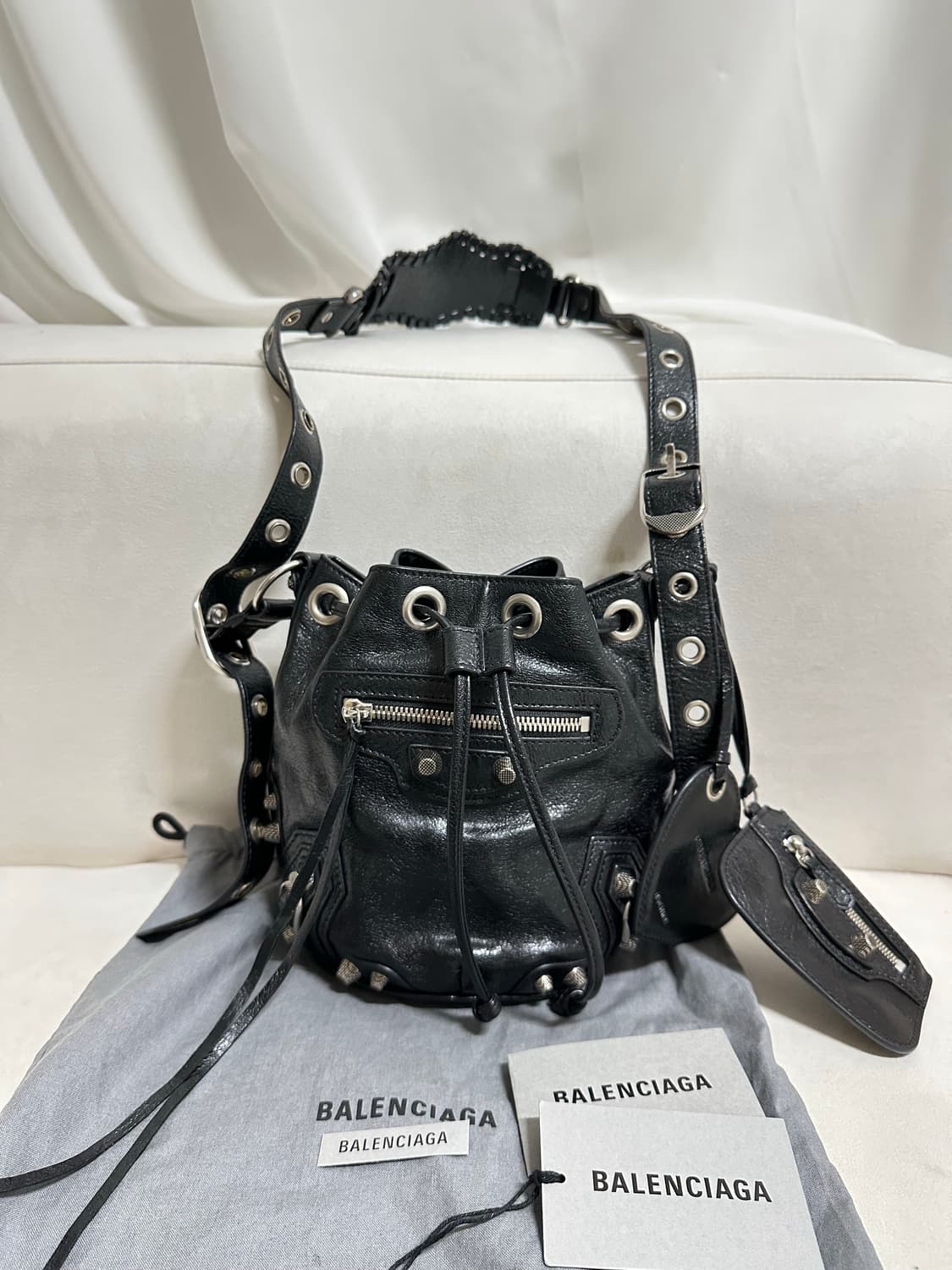 [A+ 정품] 발렌시아가 르카골 버킷백 xs 블랙 상품이미지1