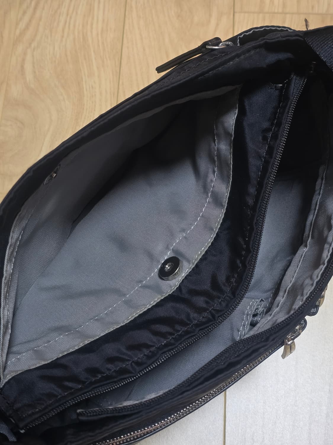 Y'saccs 요지야마모토 나일론 가죽 콤비 크로스백 상품이미지6