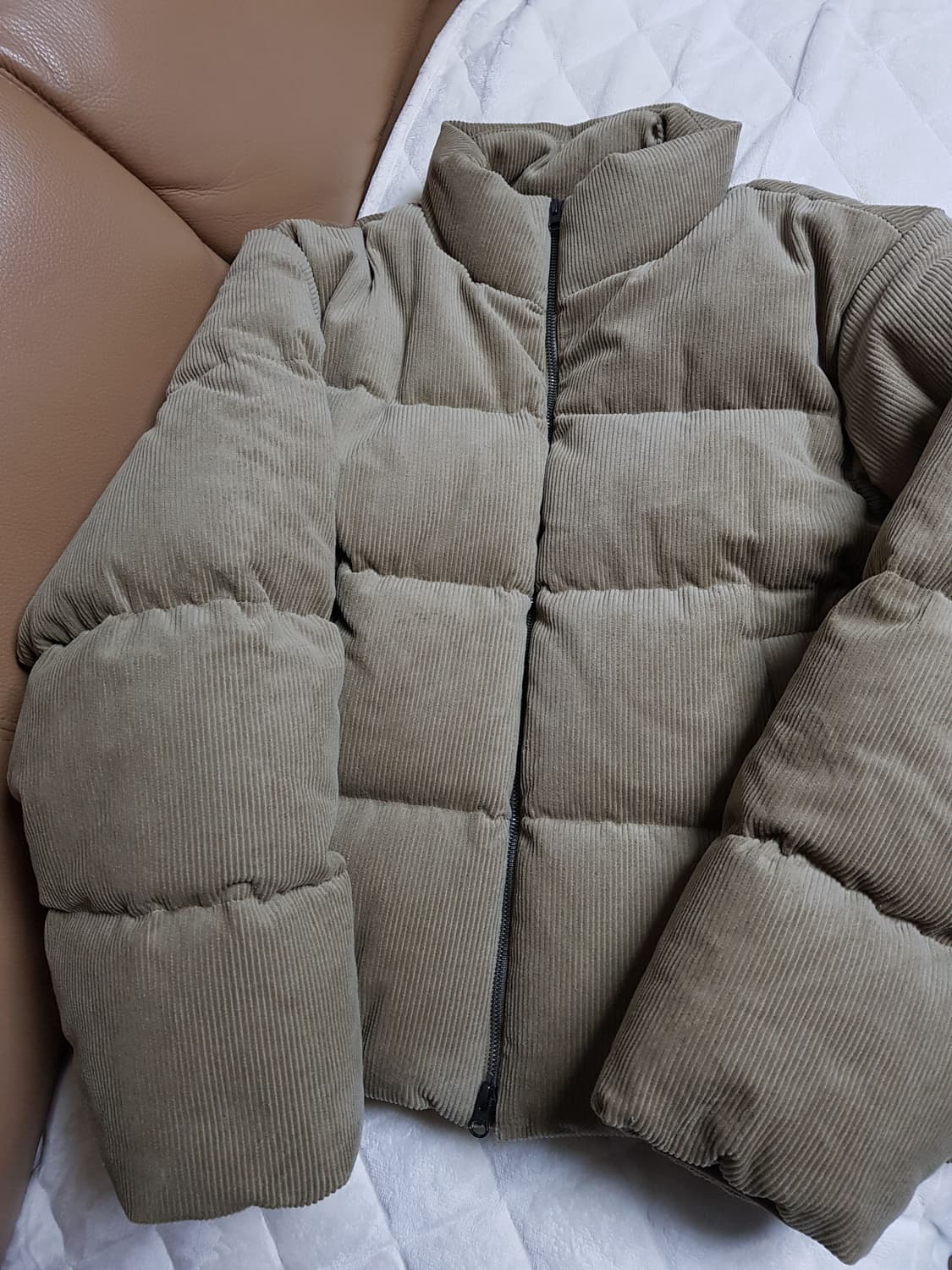 무신사 스탠다드 푸퍼 코듀로이 패딩 베이지 상품이미지8