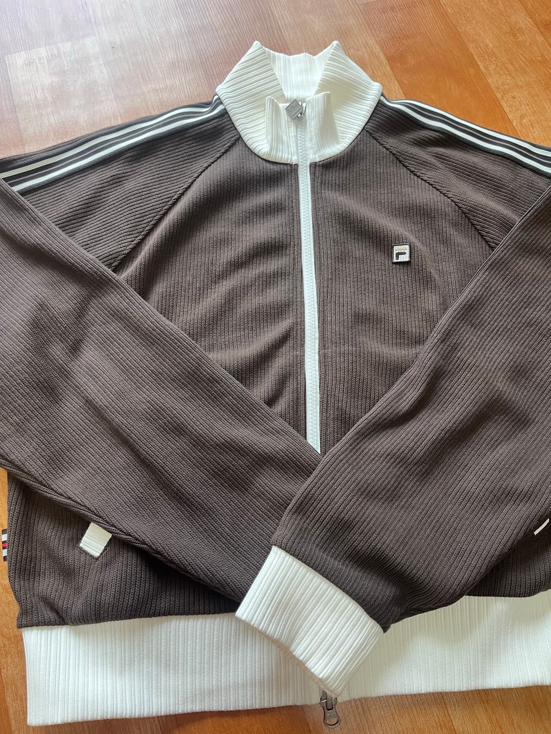 휠라 <한소희 착용> 1911 여성 니트트랙 집업 상품이미지3