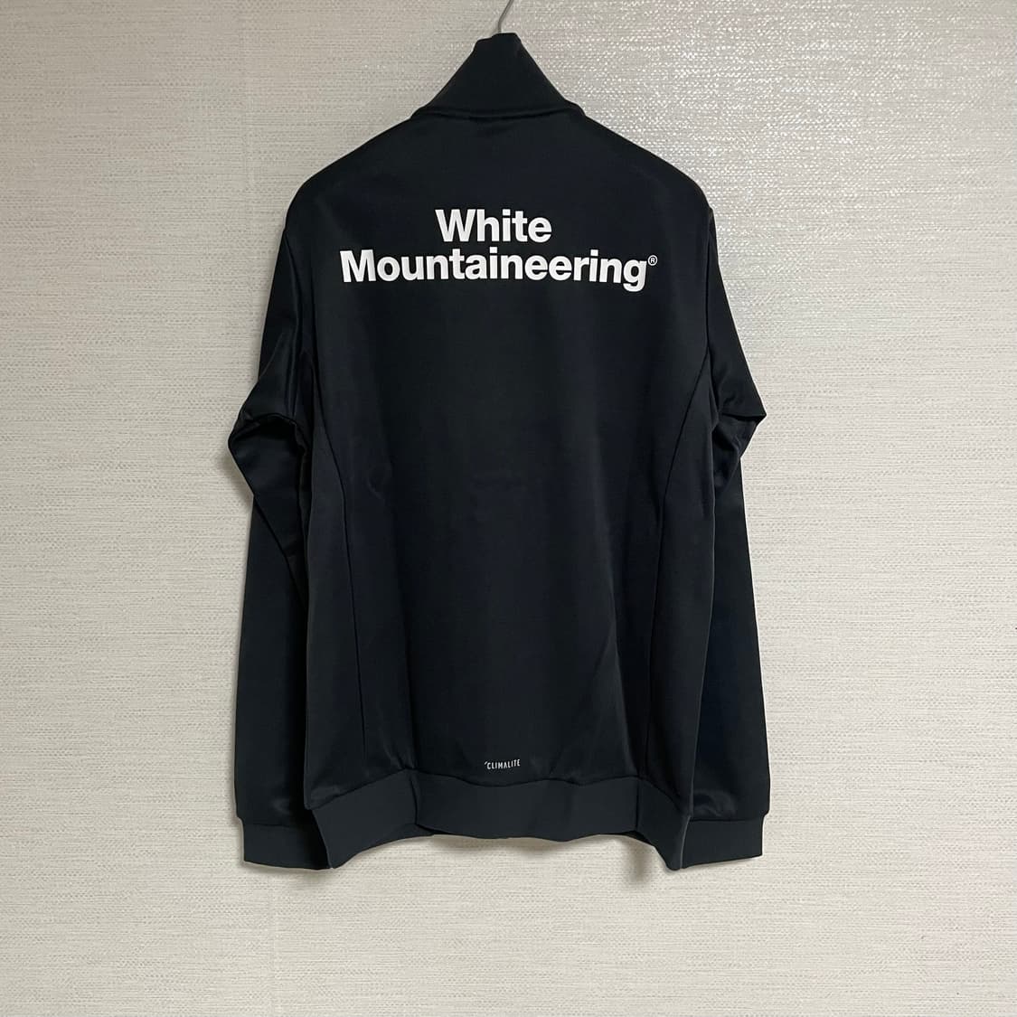 아디다스 x 화이트마운티어링 트랙탑 차콜 새상품 상품이미지2