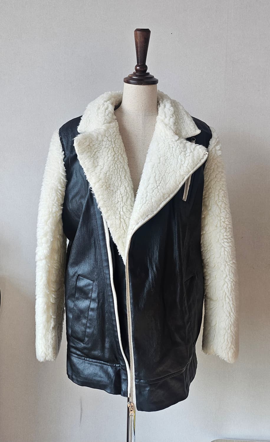 청담디자이너 블랙 레더 시어링 무스탕 자켓 / 스트릿 무드 상품이미지2